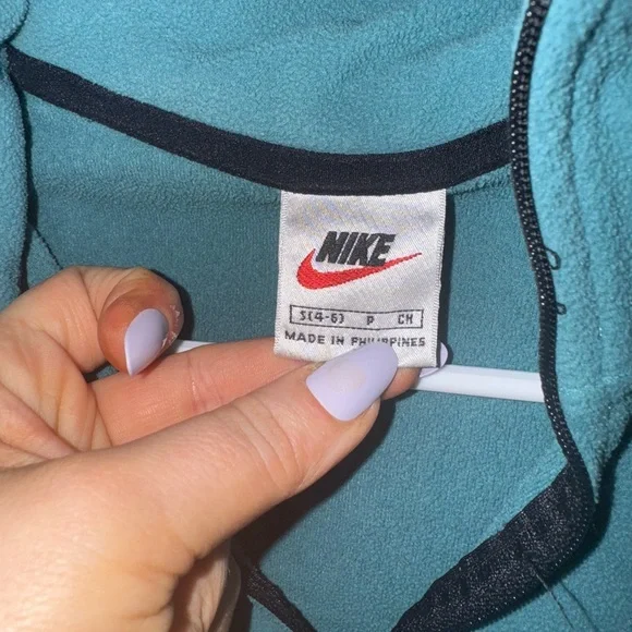 VTG Women’s Nike Therma-Fit Victory half zip - Picture 3 of 5
